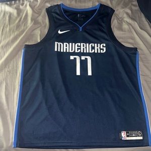 Luka Dončić Nike Statement Jersey 2020-2021